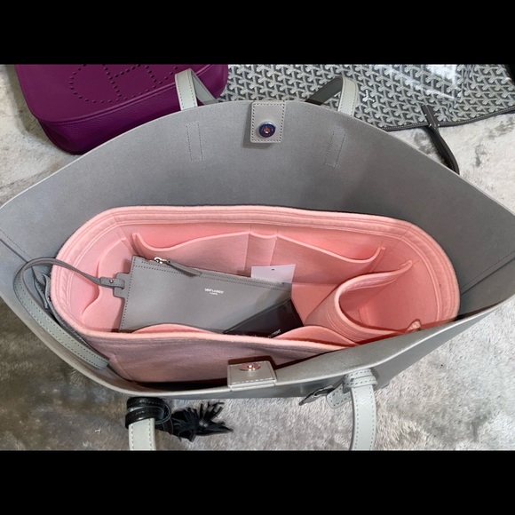 HP🎉NWT Saint Laurent east west shopping tote - Picture 8 of 16